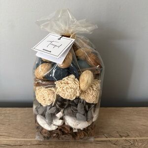 Kirkland Luxury Potpourri  TRANQUILemon Zest Basil / Spearmint Clove Ginger 12oz